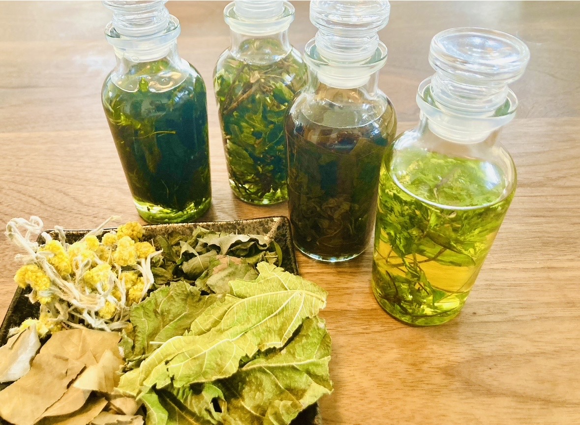 芳香蒸留水で万能美容液作りの画像１